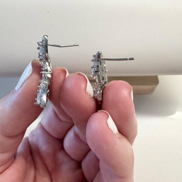 Silver Butterfly CZ Diamond Stud Earrings New - Picture 5 of 6